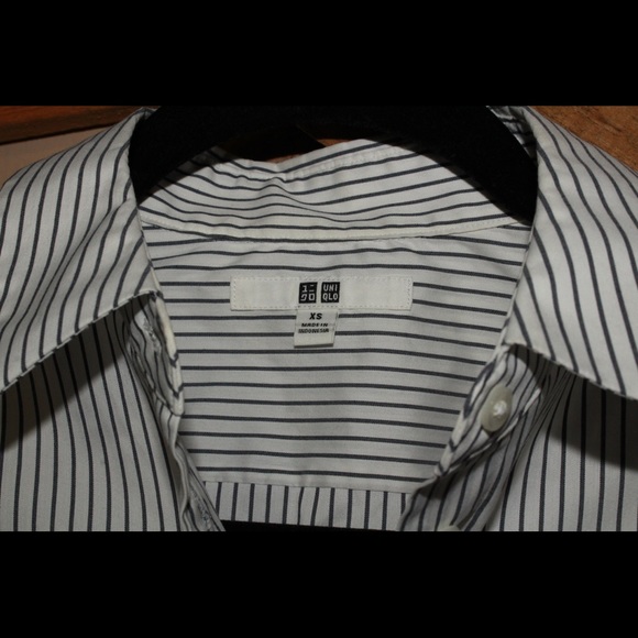 Uniqlo Button Down - Picture 3 of 6